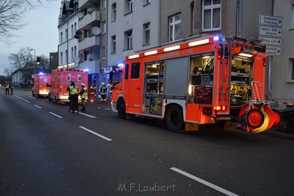 VU Koeln Porz Mitte Hauptstr P107.JPG - Miklos Laubert